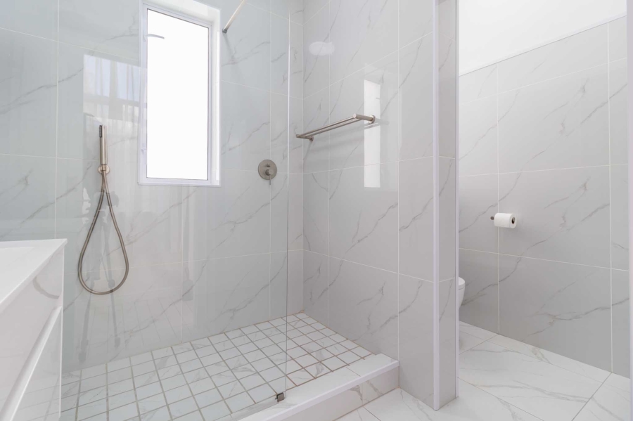 To Let 1 Bedroom Property for Rent in Clifton Western Cape